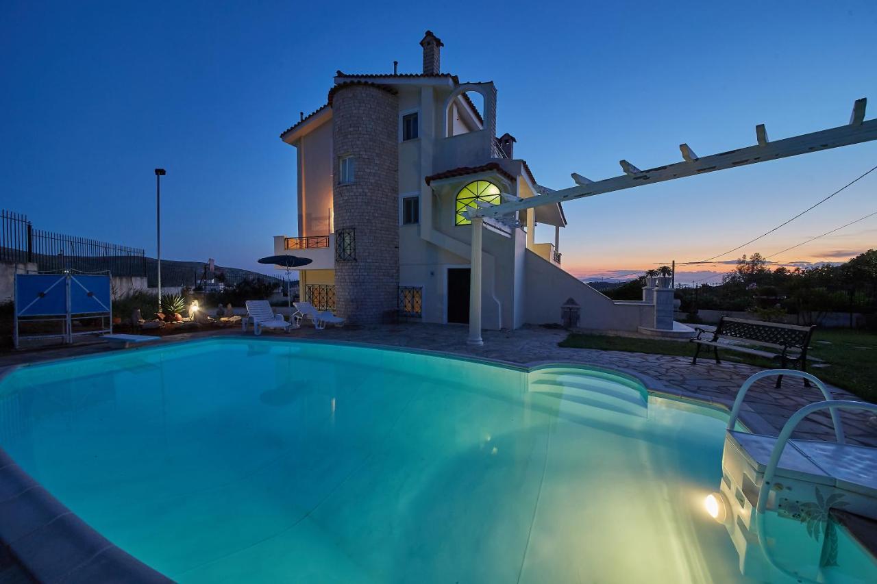 Villa Konstadina With Swimming Pool Kalivia Thorikou Exterior foto
